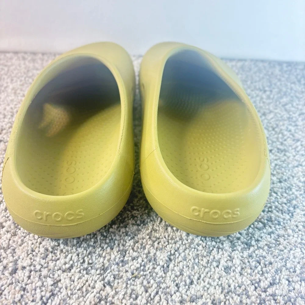 CROCS mellow recovery